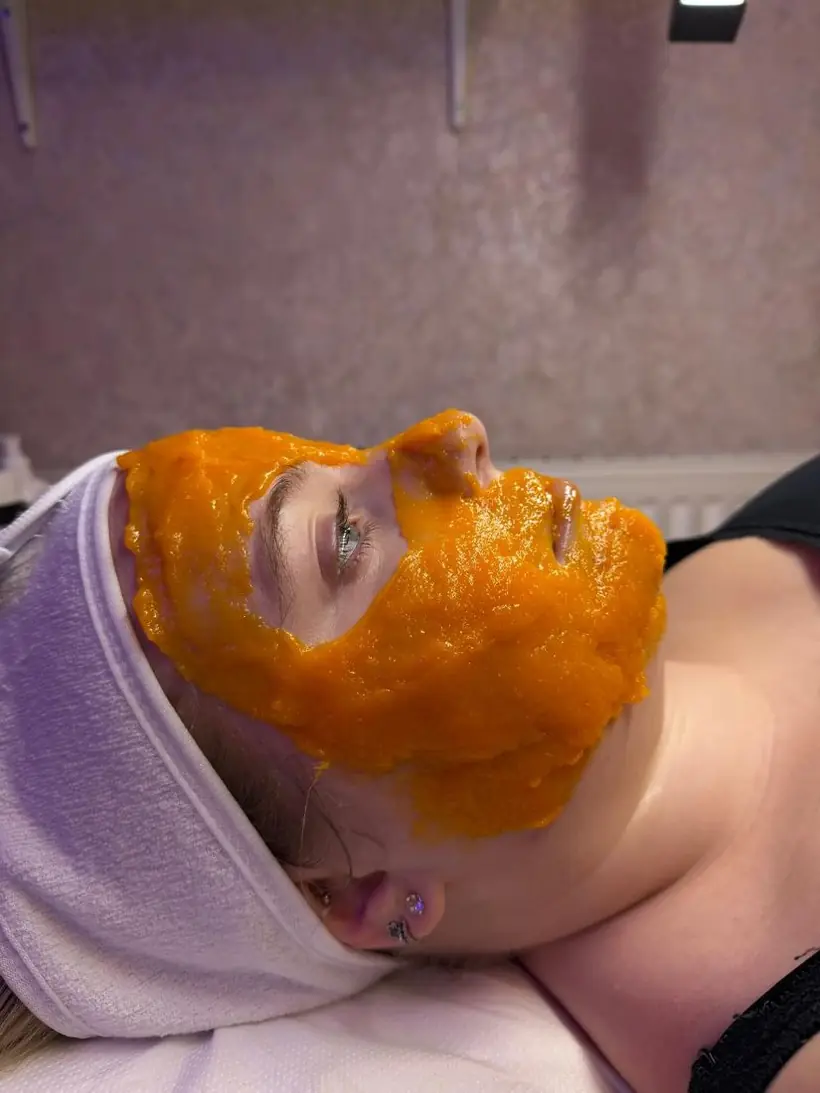 A client relaxing under a hydro jelly mask